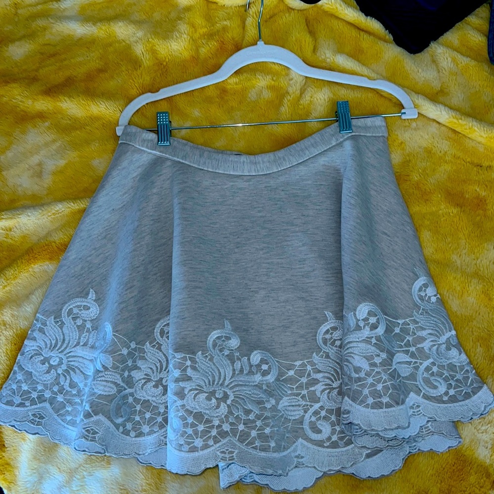 Endless Rose beige grey embroidered w/design edge size large